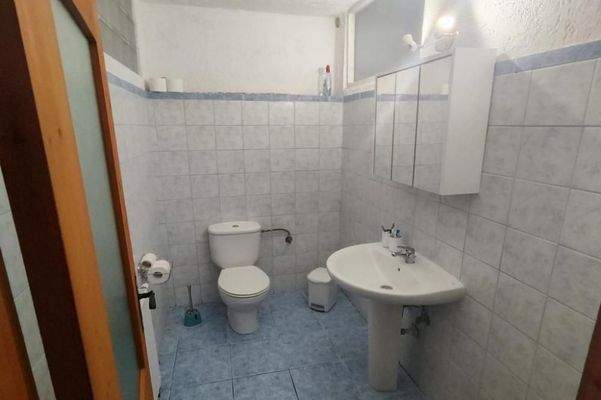 Kreta, Kavousi: Traditionelles Dorfsteinhaus mit Gästehaus zu verkaufen