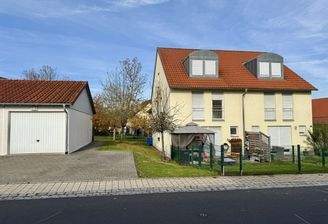 Frontansicht mit Garage