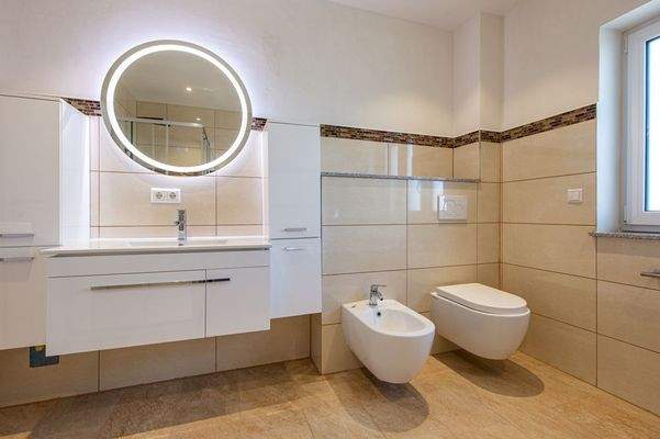 OG-Wohnung-Badezimmer2