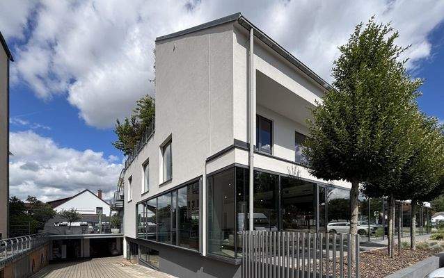 Abfahrt Tiefgarage und Laderampe