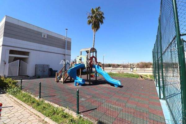 Villa with Shared Pool near the University in Döşemealtı Antalya