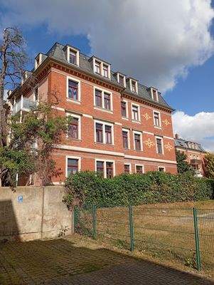Nachbargebäude Rechts