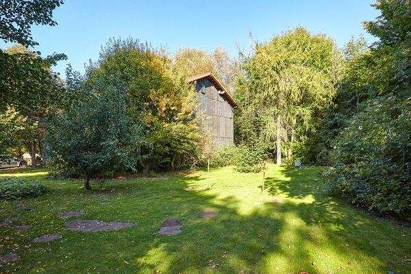 Weitläufiges Grundstück mit zusätzlicher Scheune