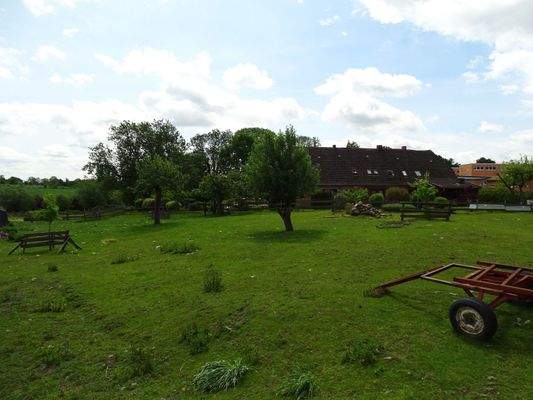 Bauland und Grundstück 