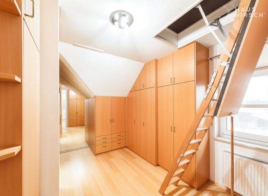 Ankleidezimmer 2 im 1. OG 