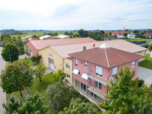 Drohnenaufnahmen - Bürogebäude + Halle 1 + Halle 2