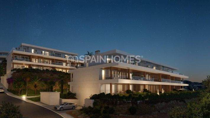 Golf-View Flats in a Complex with Amenities in Cádiz