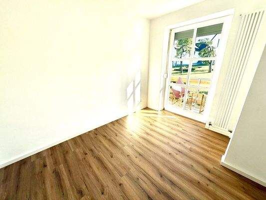 Ihre Küche gen Balkon