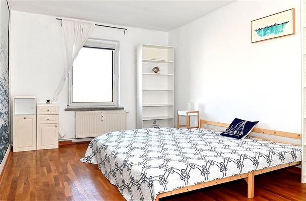 Schlafzimmer 1