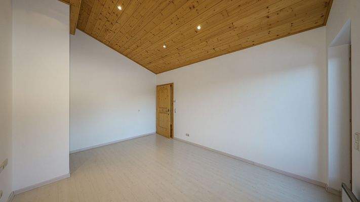 KITZIMMO-Dachgeschosswohnung in sonniger Ruhelage - Immobilien Jochberg.