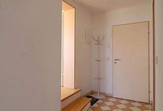 Eingang und Zugang Neberaum