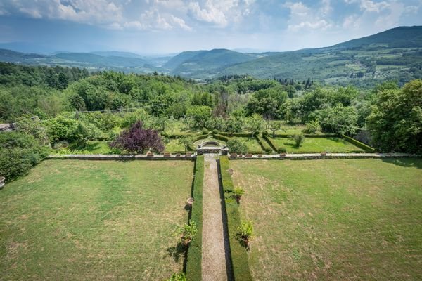 19 Panoramablick nach Valdarno, Valleombrosa mit Sued-Garten und ObstGarten