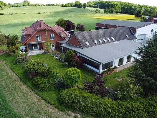 Wohnhaus und Gewerbeeinheit