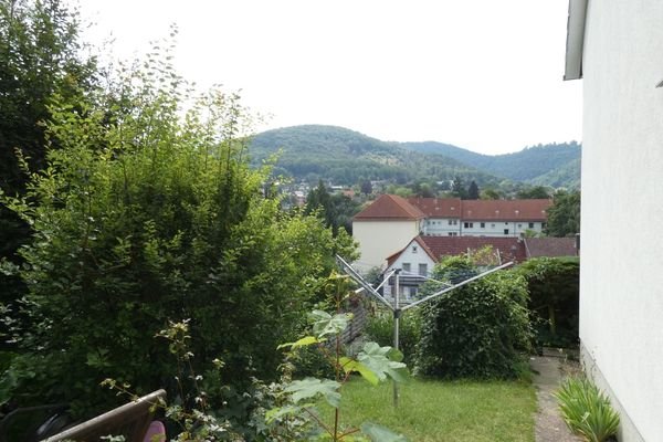 Seitlicher Garten mit Ausblick