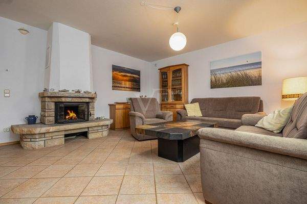 lichtdurchfluteter Wohnbereich