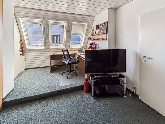 2. Büro oder Kinderzimmer 