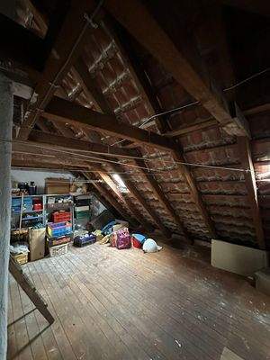 nicht ausgebauter Dachbodenbereich