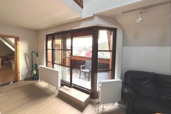 Blick zum Balkon vom Wohnbereich