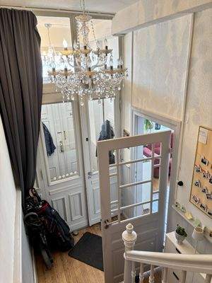 Treppenaufgang und Eingangsdiele