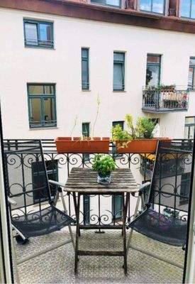 Balkon zum Hinterhof