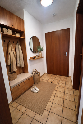 Garderobe - virtually staged