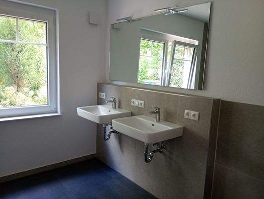 Badezimmer EG (1).jpg