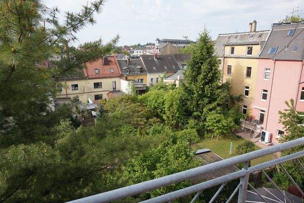 Blick vom Balkon ins Grüne