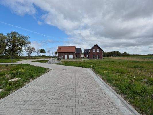 Straße vor dem Grundstück