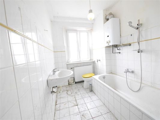 Badezimmer mit Tageslicht