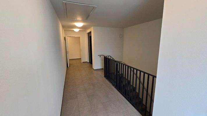 Flur mit Personenaufzug