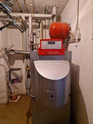 elekt. gesteuerte Öl-Zentralheizung