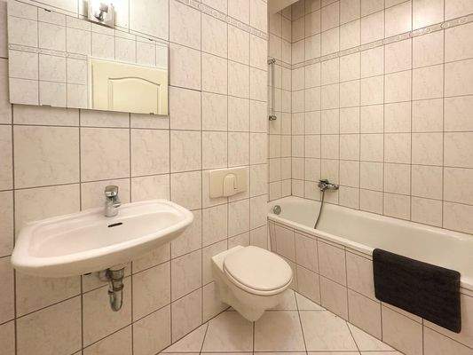 Badezimmer mit Wanne