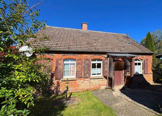 ...angenehm sonnig ist es auf dem Hof