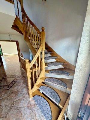 Treppenaufgang ins Obergeschoss