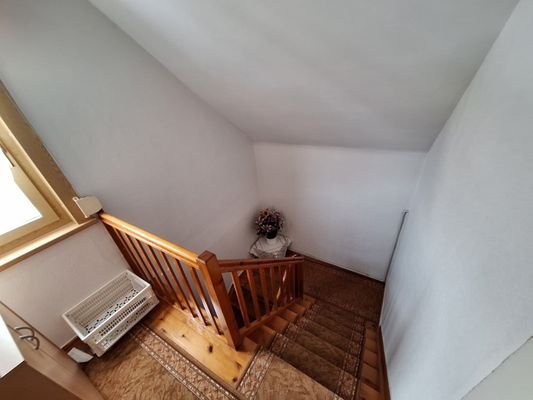 Treppenhaus im OG.jpg