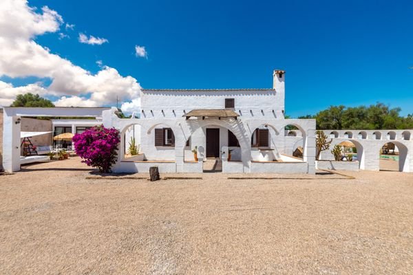 Lichtdurchflutete Finca im ibizenkischen Stil in Algaida