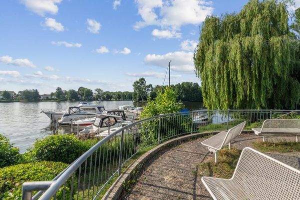 Parkanlage mit Dahmeblick