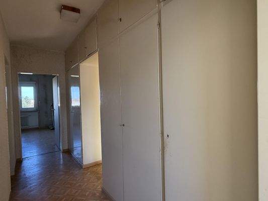 Flur mit Einbauschränken