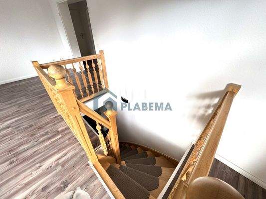 Treppe ins Untergeschoss