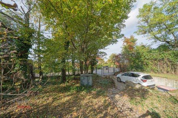 Parkplatz am Grundstück