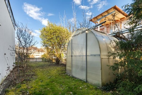 seitlicher Garten