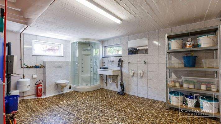 UG - Waschküche mit Bad und Heiztechnik