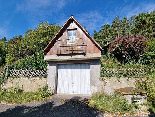 Garage mit Werkstatt im DG