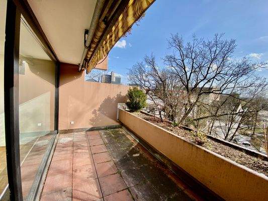 Große Balkonterrasse