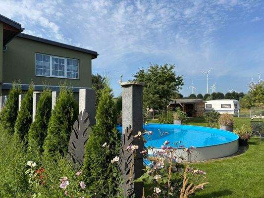 Hinterhaus , großer Pool