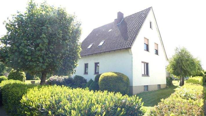 Seitenansicht vom Zweifamilienhaus