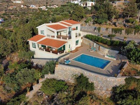 Luxuriöse Villa mit atemberaubendem Panoramablick