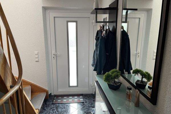 Flur mit Hauseingang