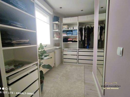 OG-Ankleidezimmer (3)