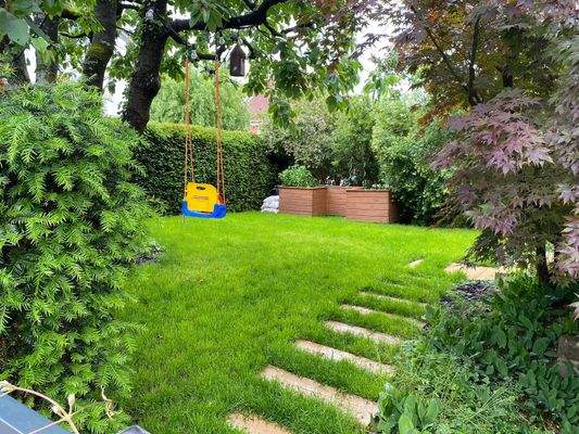 Garten im Sommer